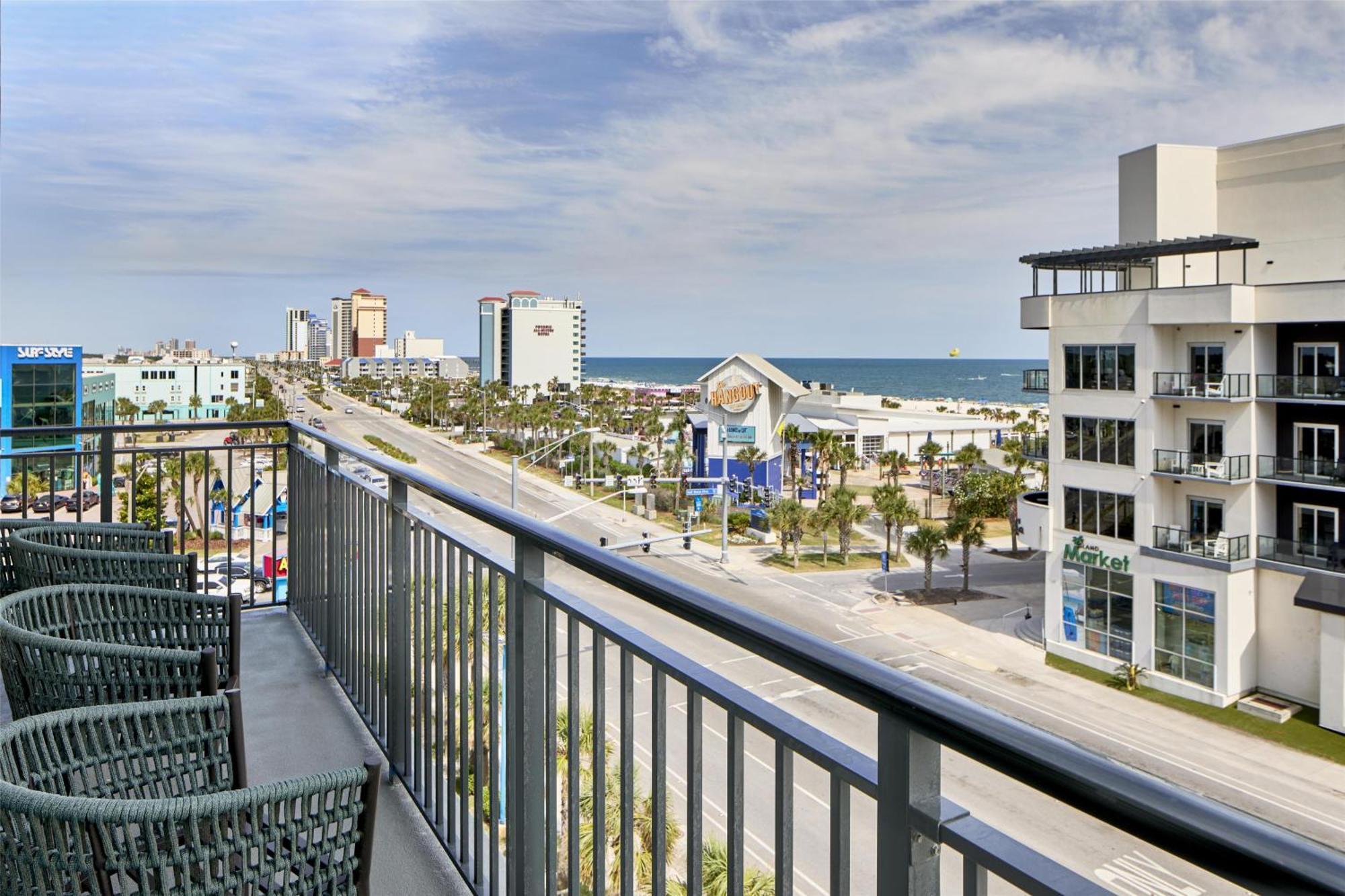King Corner Suite Balcony Gulf View